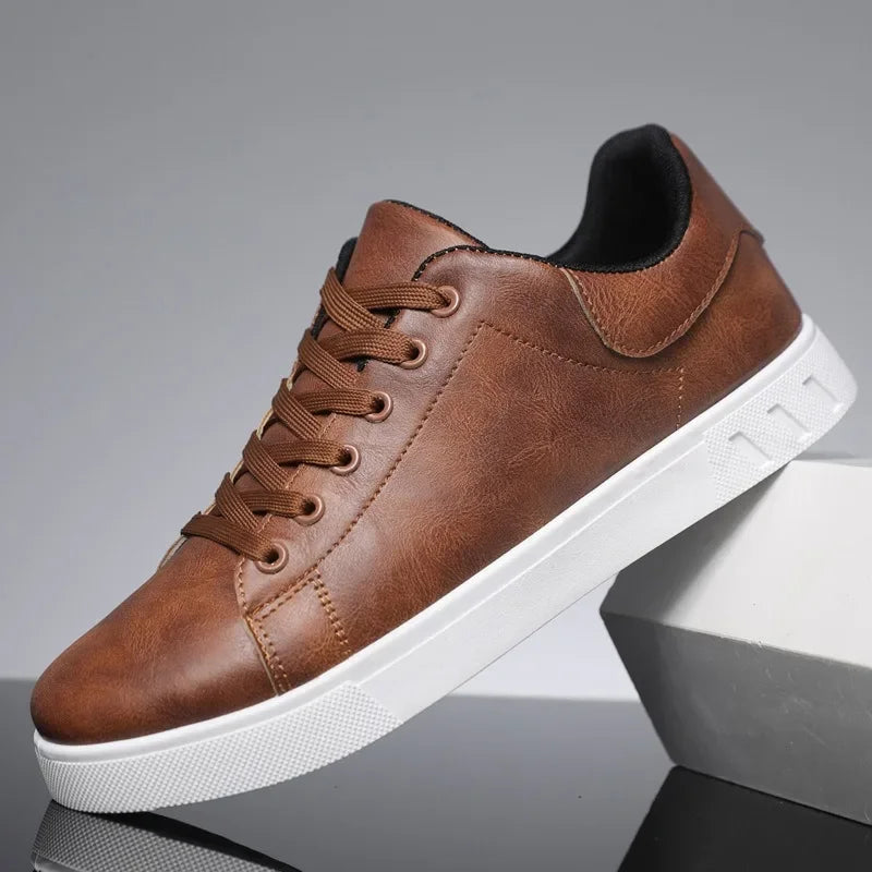 Comfortabele Herenschoenen met Tijdloze Stijl - Van Dongen Mode
